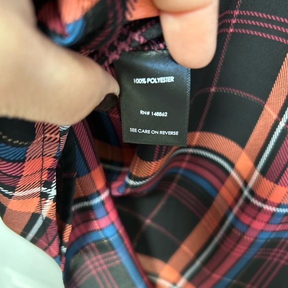 Torrid Georgette Hi-Low Pullover Long Sleeve Blouse in Plaid Black Red Size 3 - Picture 5 of 10